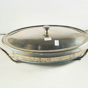 Lote anterior: Fuente oval en vidrio con soporte y tapa de metal de 35 x 24 cm