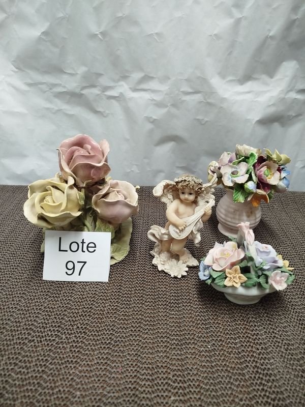 Set de 4 Figuras Decorativas Vintage: Rosas y Ángel Músico