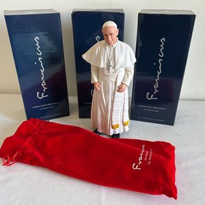 Estatuillas Coleccionables del Papa Francisco en Poliresina - imagen 3