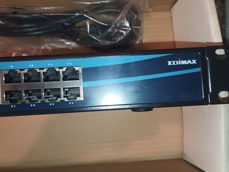 Switch Edimax 24 puertos - imagen 5