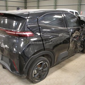 BYD Dolphin Eléctrico Negro - Vehículo con Daños Severos - imagen 2