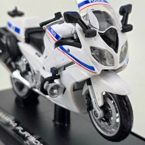 Réplica Yamaha FJR1300A Policía Escala 1:18 Maisto - imagen 4