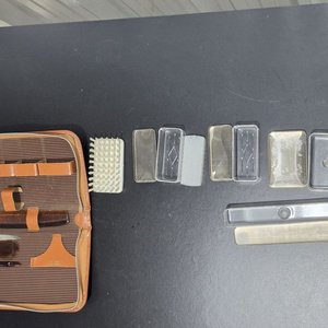 Estuche de Aseo y Cuidado Personal Vintage con Accesorios - imagen 7