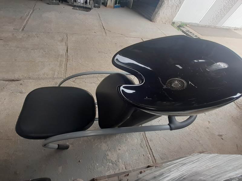 Sillón de Peluquería con Pileta Negra