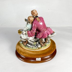Grupo de Porcelana "Escena Galante" Sitzendorf con Base de Madera - imagen 3