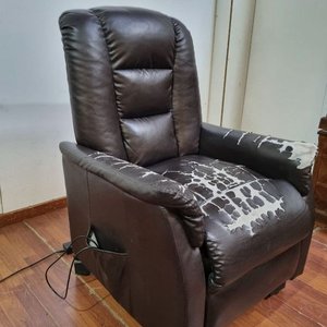 Sillón Reclinable Marrón en Simil Cuero con Desgaste - imagen 3