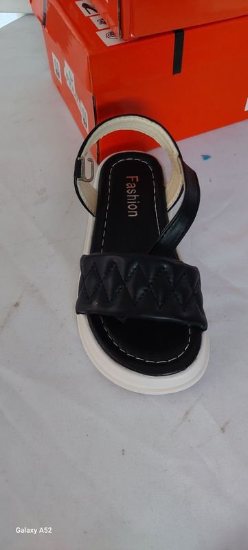 Calzado B21-2 Talle 30-34: Ropa y Accesorios - imagen 3