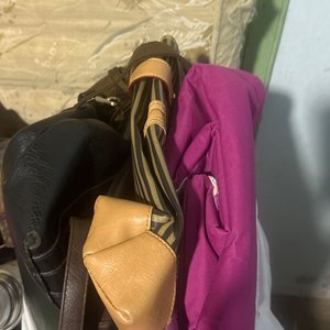 Lote siguiente: Lote de Carteras y Bolsos de Moda