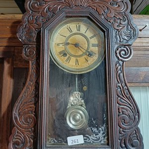 Reloj de Pared Antiguo con Péndulo y Caja Tallada - imagen 1