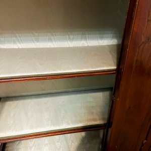 Vitrina Inglesa Antigua de Caoba con Puertas Envarilladas - imagen 3