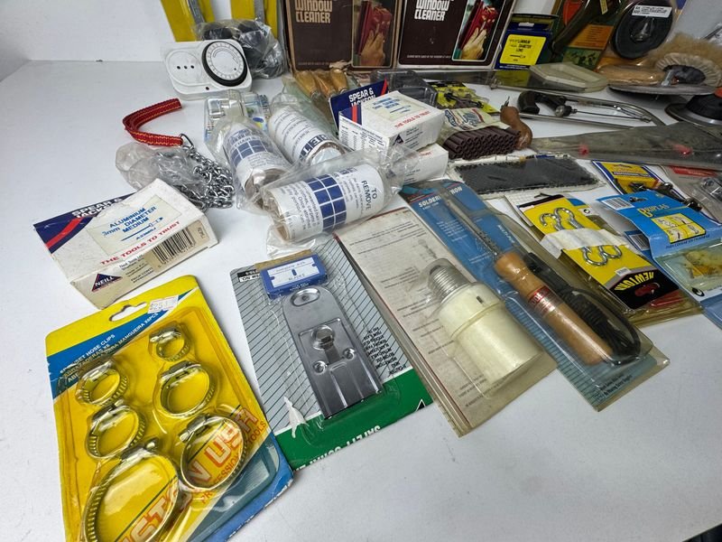 Lote de herramientas y materiales nuevos - imagen 2