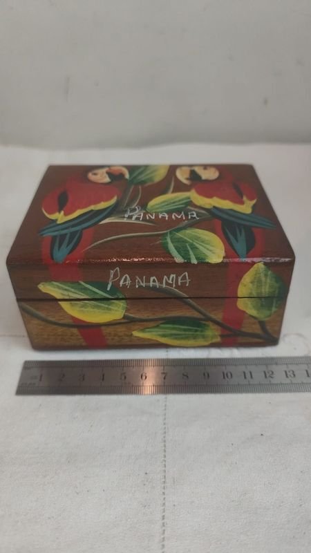 Caja en madera con pintura artesanal de Panamá - imagen 1