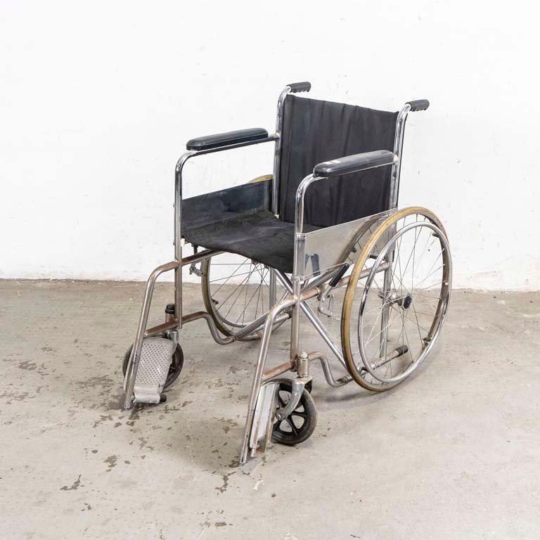 Lote anterior: Silla de ruedas plegable para personas con discapacidad