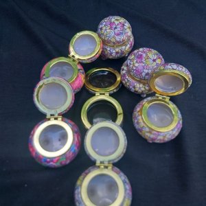 Lote de 7 Alhajeros de Cerámica y Metal con Diseños Coloridos - imagen 4