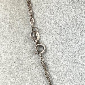 Cadena de Plata con Colgante Hexagonal y Flor - imagen 5