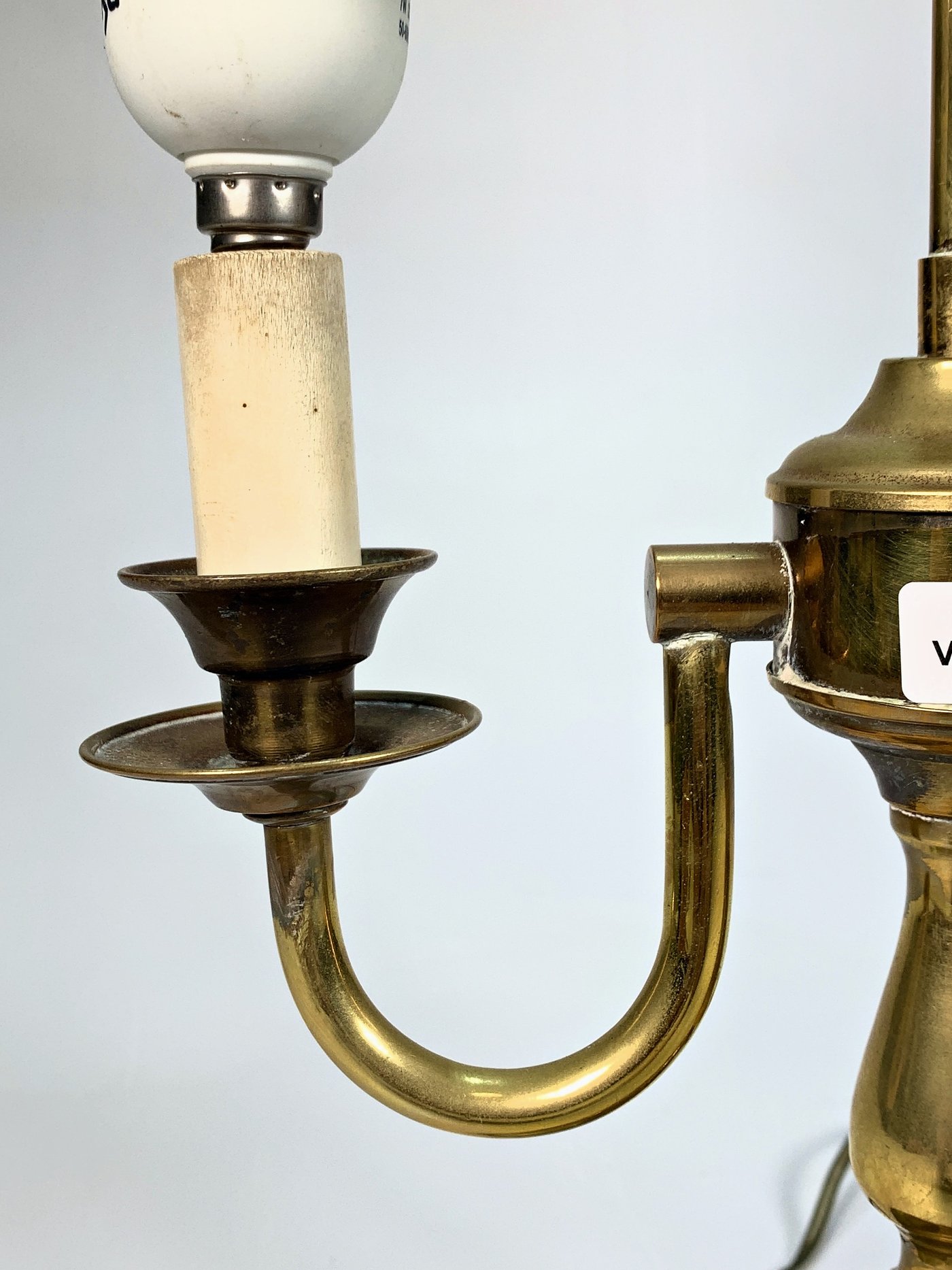 Lámpara de Bronce Estilo Inglés con Pantalla Verde Ovalada