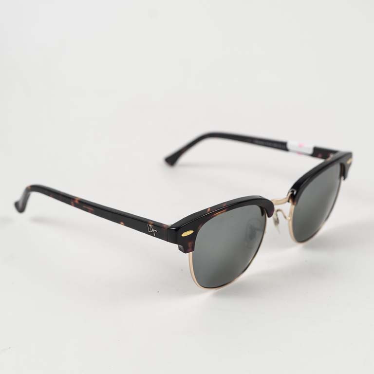 Lote anterior: Lentes de sol de estilo aviador en excelente condición