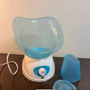 Vaporizador Facial Eléctrico Blanco y Azul - imagen 1