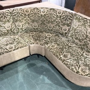 Sillón Esquinero de 4 Cuerpos Tapizado Damasco Verde y Beige - imagen 8