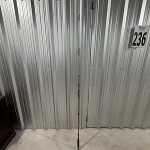 Caña de Pescar de Dos Tramos 243cm con Detalles Dorados y Marrones - imagen 4