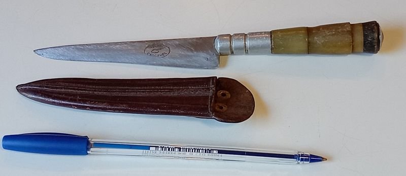 Cuchillo Brasileño Cascavel con Hoja de Acero y Cabo de Guampa con Vaina de Cuero