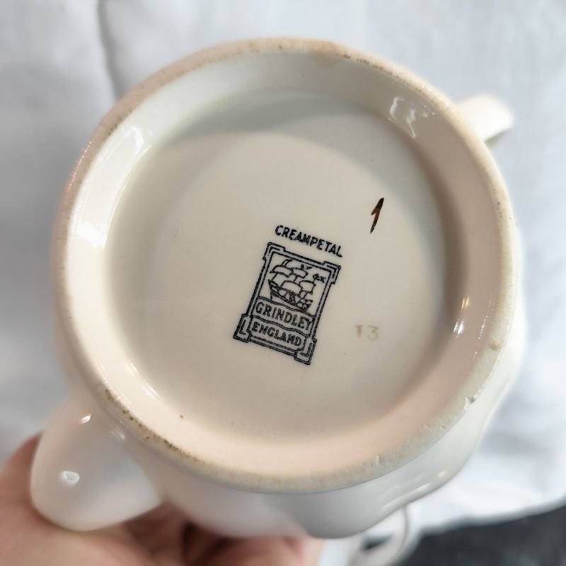 Porcelana alemana y loza inglesa: una colección de objetos antiguos - imagen 6
