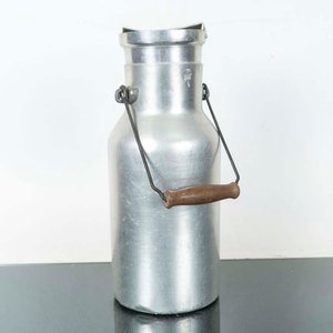 Tarro de Leche de Aluminio Vintage con Asa de Madera - imagen 1