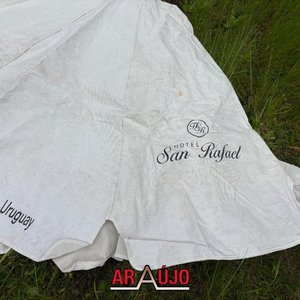 Lote de 9 Telas de Sombrilla Blancas con Logo Hotel San Rafael - imagen 3