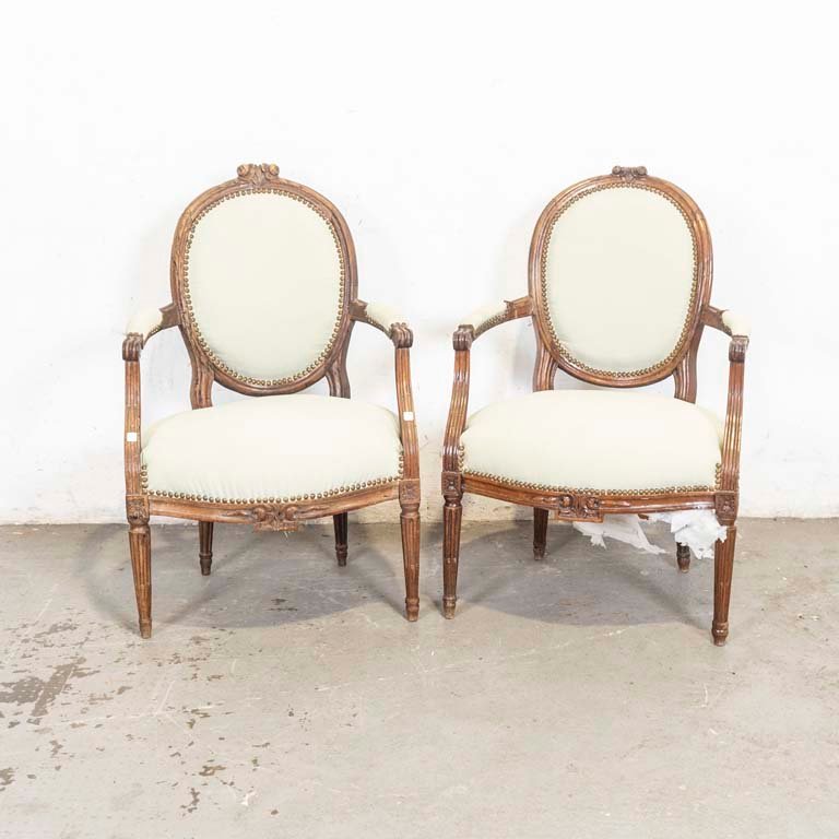 Lote anterior: Sillones antiguos tallados estilo Luis XVI para venta