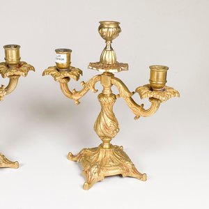 Par de Candelabros de Bronce Estilo Francés, Tres Luces, 24 cm - imagen 3