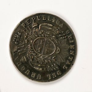 Lote de 5 Medallas y Monedas: Una con Esmalte y Escudo - imagen 6