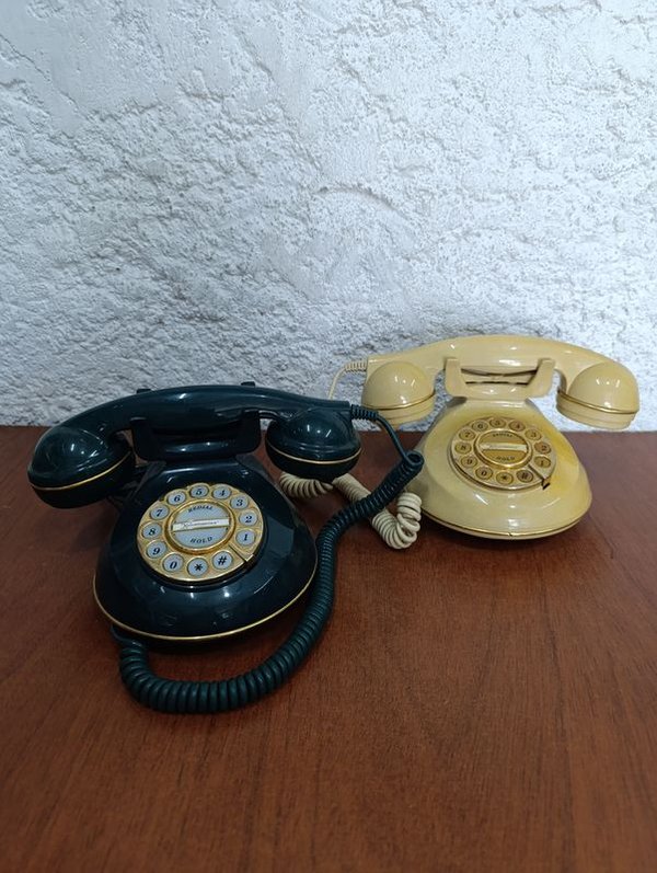 Antiguos Teléfonos A LA VISTA, muy buen estado - imagen 1