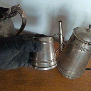 Lote de Jarritas y Cafeteras Metálicas Antiguas - imagen 5