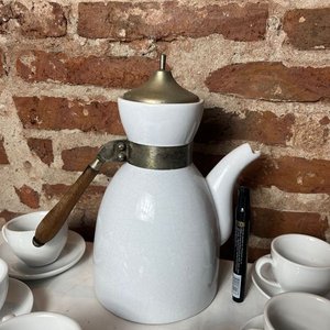 Juego de Café de Loza Blanca con Cafetera y 6 Pocillos - imagen 4