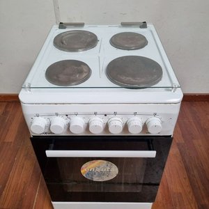 Cocina Eléctrica Enguta con Horno y 4 Hornallas (Una no funciona) - imagen 2