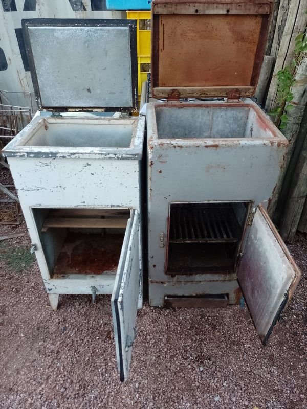 Heladeras antiguas de latón y madera para venta - imagen 3
