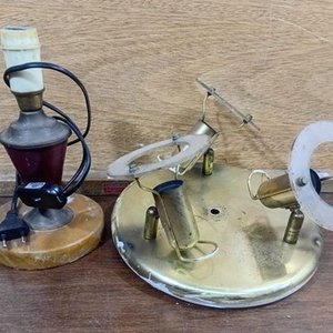 Lote anterior: Lámpara de Mesa y Aplique de Techo Vintage