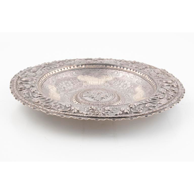Centro de Plata Labrada Circular con Detalles Florales - 210gr