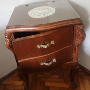 Juego de Mesas de Luz Antiguas de Madera con Cajones y Puerta - imagen 4