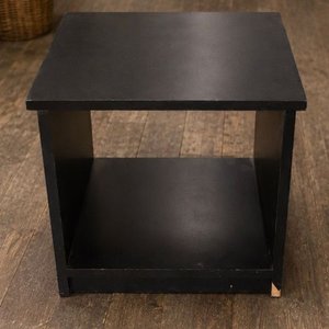 Mesa Auxiliar Negra con Estante Inferior de MDF - imagen 3