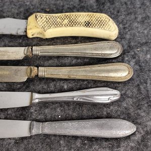 Lote de 5 Cuchillos Antiguos con Mangos Decorados - imagen 5