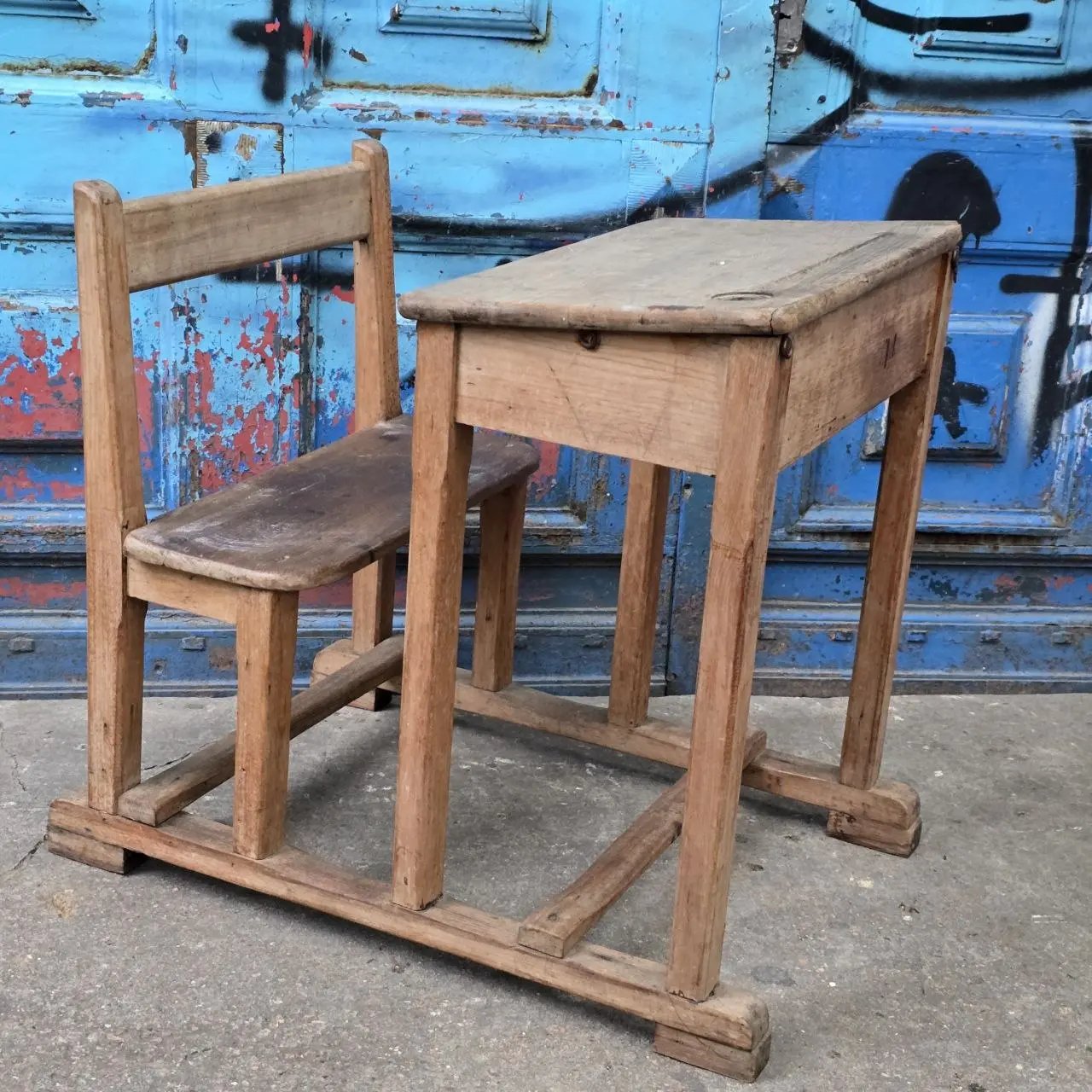 Pupitre Escolar Antiguo de Madera