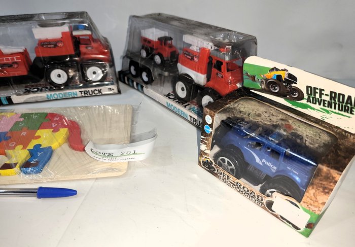 Item 17028 - Image 3