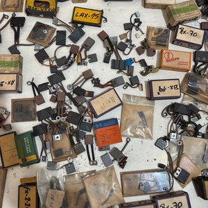 Lote de Carbones para Motor Eléctrico 12V - imagen 3