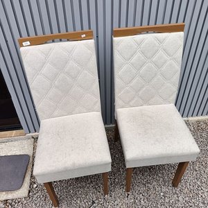 Juego de Dos Sillas Modernas Tapizadas - imagen 1