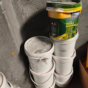 Lote siguiente: Lote de Baldes de Pintura Acrílica Tinsul Pisos e Quadras