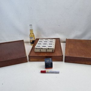 Lote anterior: Lote de Cajas de Madera con Diapositivas y Accesorios Agfa Natarix para Cámara
