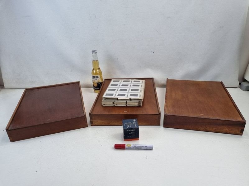 Lote de Cajas de Madera con Diapositivas y Accesorios Agfa Natarix para Cámara