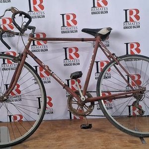 Lote siguiente: Bicicleta de Carreras Clásica Color Borgoña