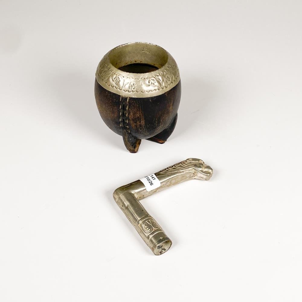 Mate de Madera y Metal con Virola y Cabo de Bastón Decorado